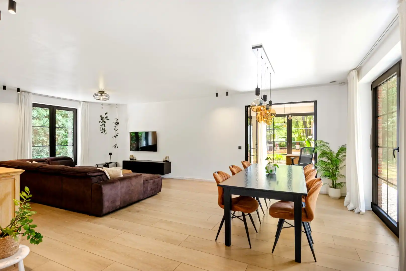 Stijlvolle villa met zwembad en royale garage/loods op toplocatie in Brasschaat foto 8