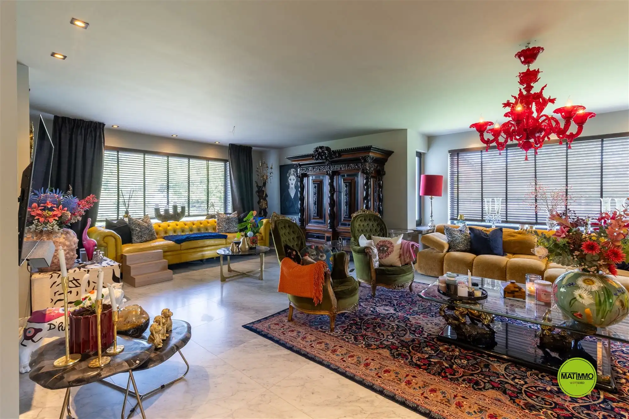 Luxueus gerenoveerde woning met groot stuk grond  foto 7