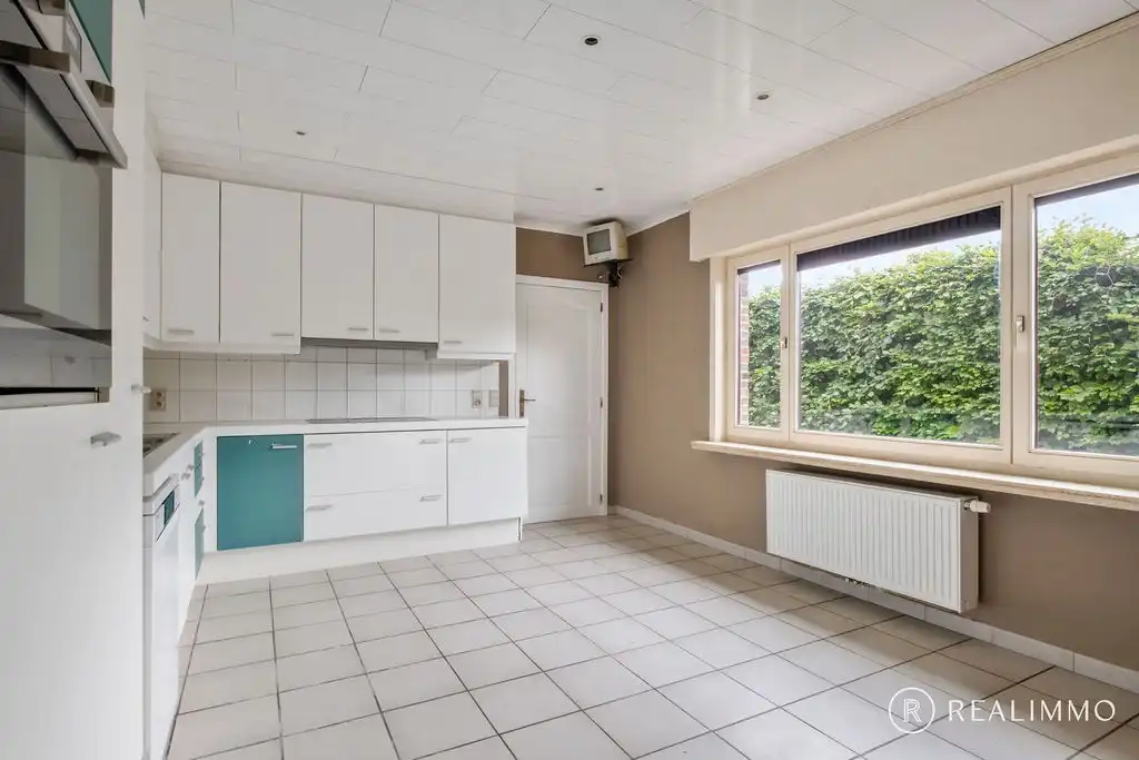 Alleenstaande woning met 4 slaapkamers te Outrijve foto 6