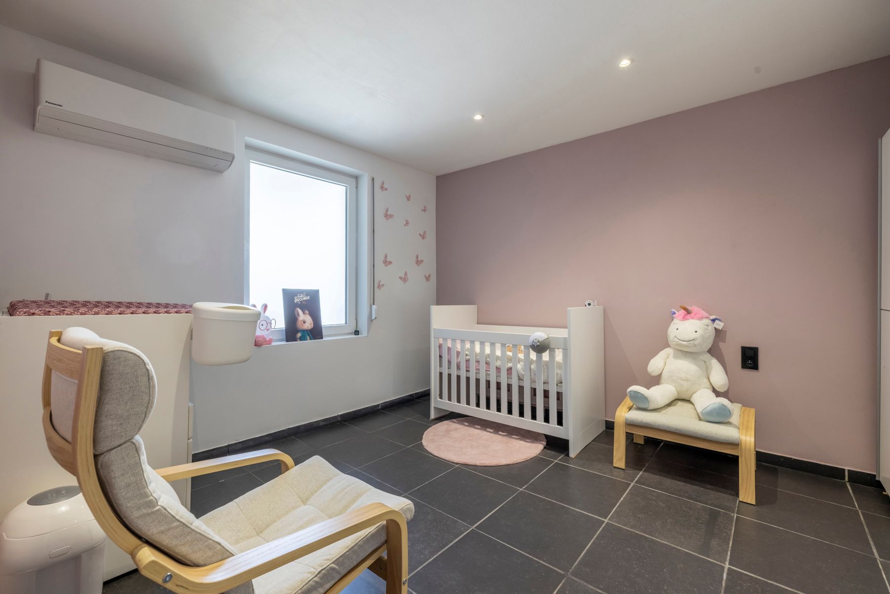 Woning met 2 slaapkamers, bureau en garage te koop! foto 10
