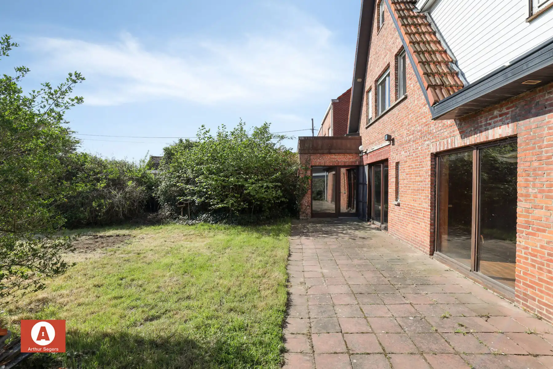 Te renoveren open bebouwing met 4 slaapkamers op toplocatie foto 25
