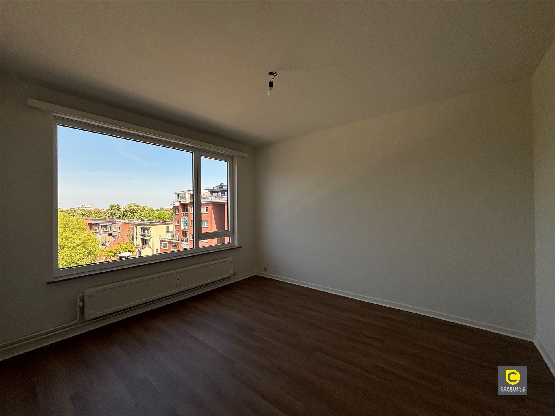 Ruim 2 slpk app met bureel & staanplaats foto 6