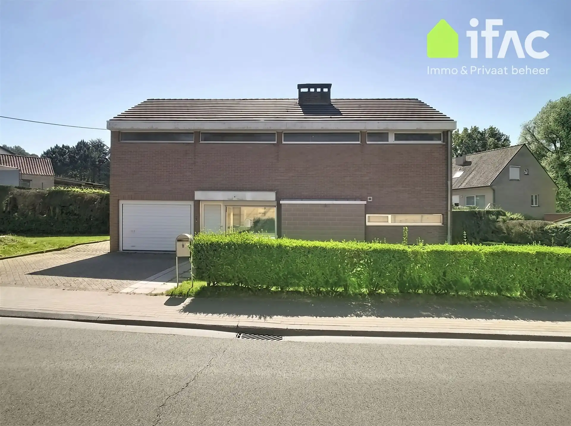 Woning met 4 slaapkamers, garage en tuin foto 26