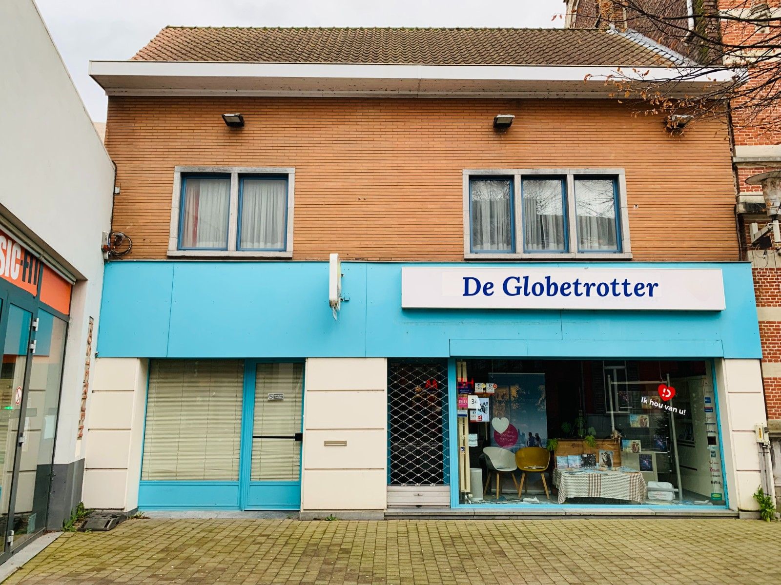 Te renoveren handelshuis in centrum Deinze foto 1