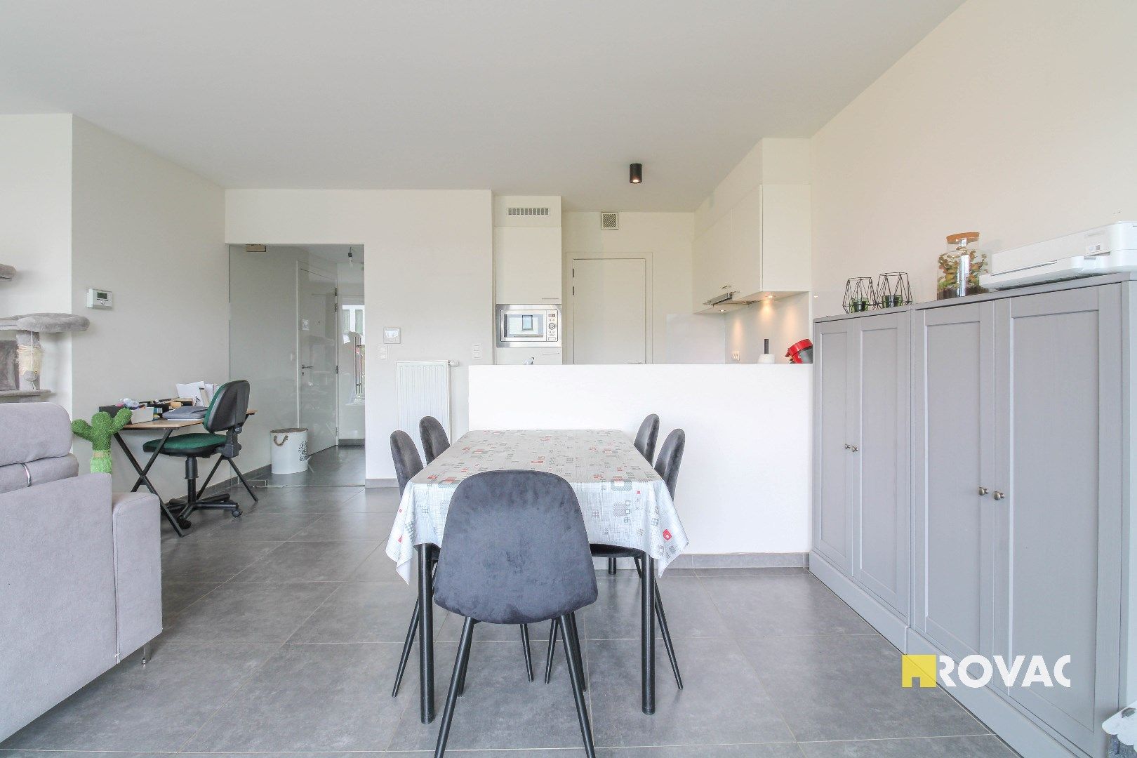 Gelijkvloers appartement met tuin en garage! foto 8