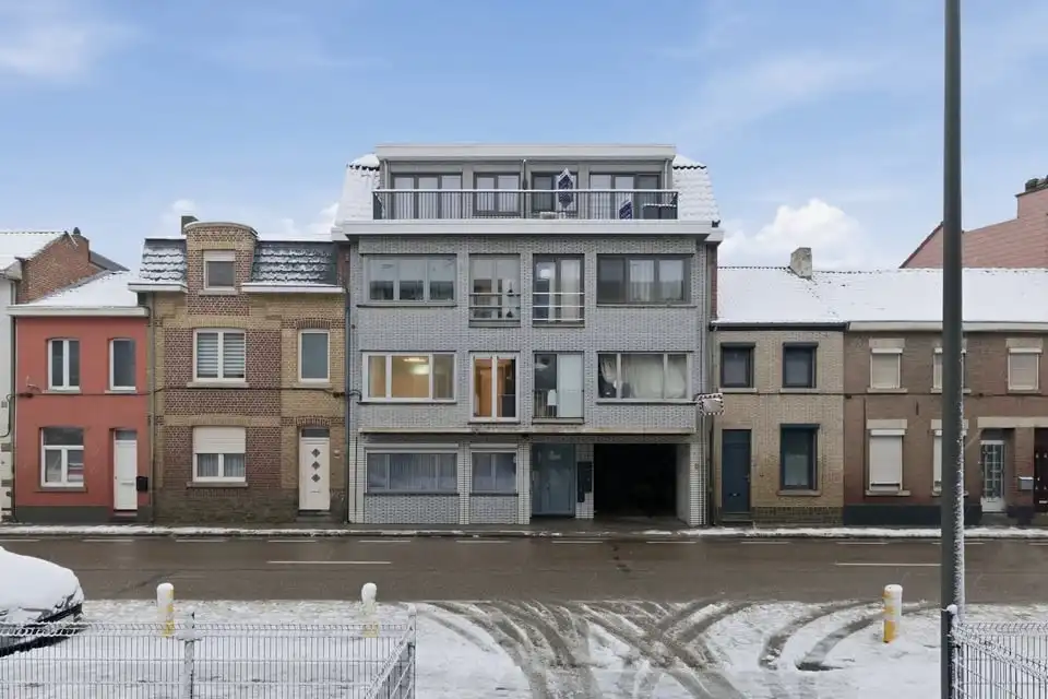 INSTAPKLAAR APPARTEMENT MET 2 SLAAPKAMERS OP TOPLOCATIE - VOLLEDIG GERENOVEERD IN 2025 foto 2