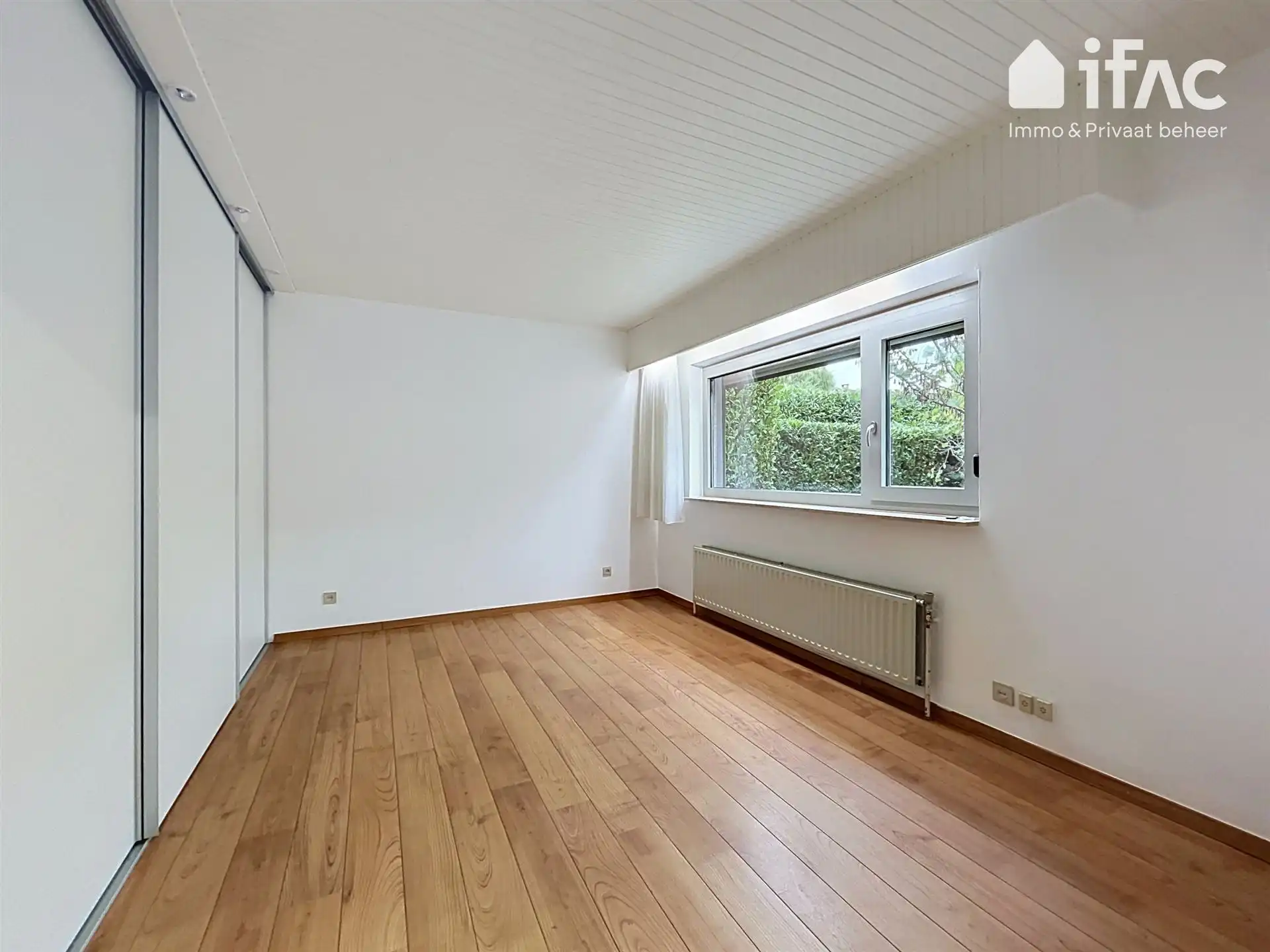 Zeer ruime bungalow voorzien van zonnepanelen  foto 12