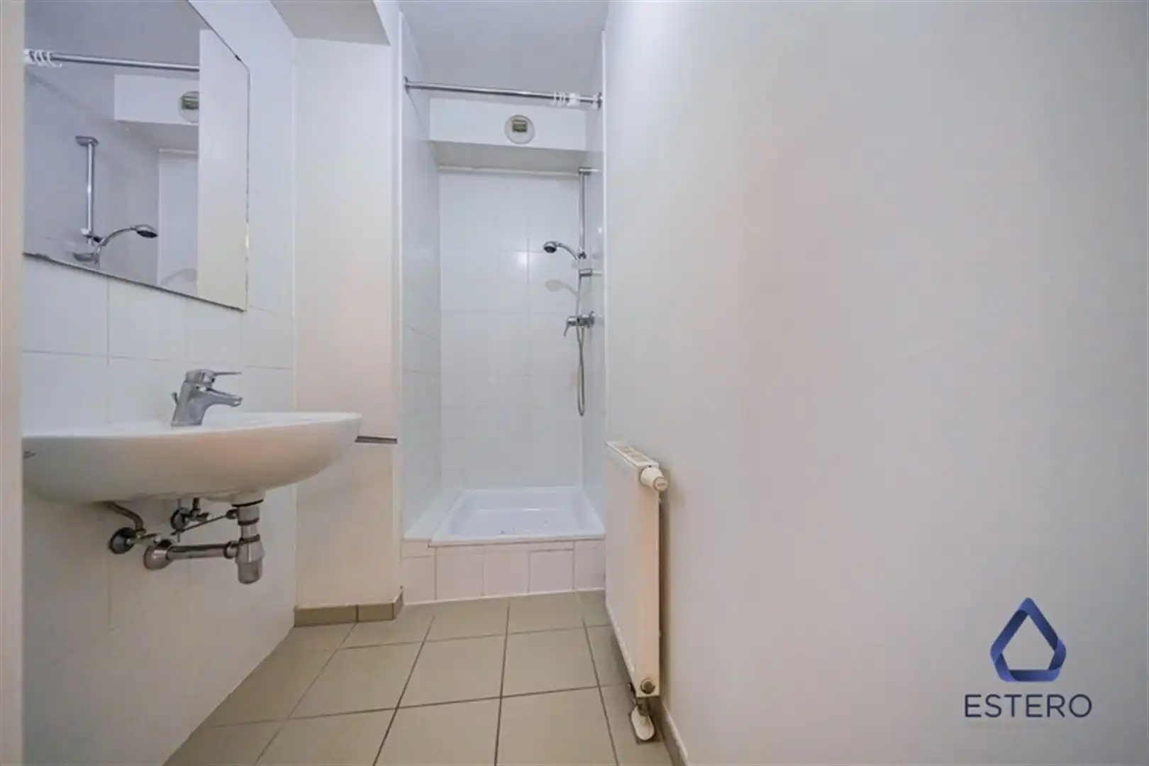 Ruim 2-slpkappartement met terras en uitzicht op de stad foto 11