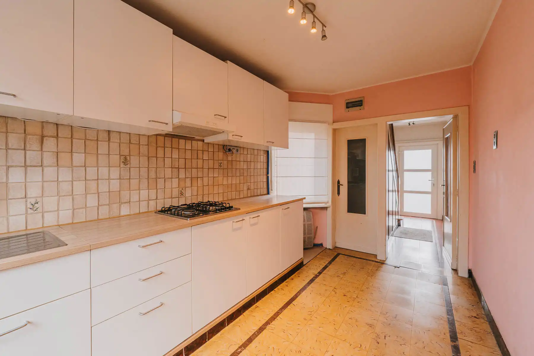 Karaktervolle woning met onderhoudsvriendelijke tuin foto 8