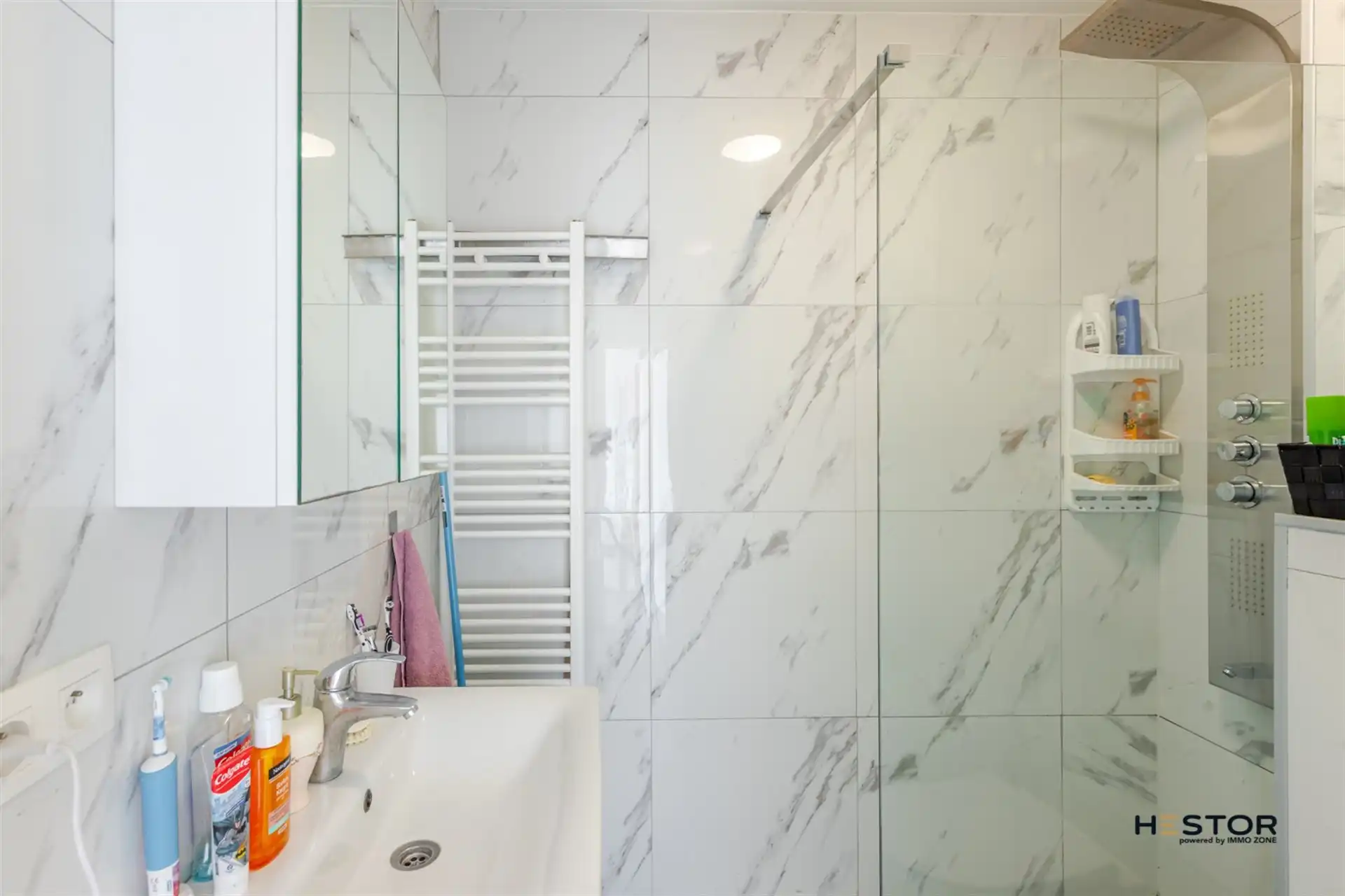 Opbrengsteigendom bestaande uit 6 appartementen en 6 garages foto 5