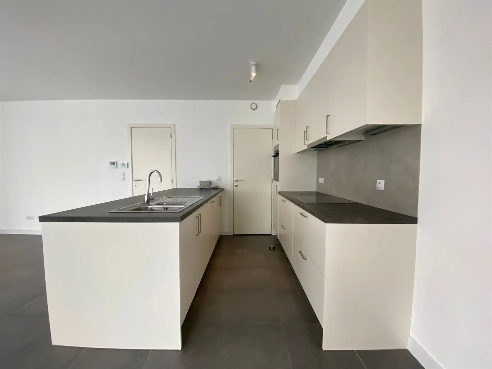 Tweeslaapkamer appartement met grote garagebox  foto 4