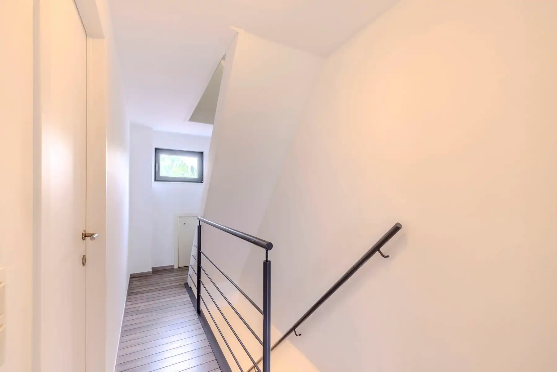 Gerenoveerde woning met o.a. 3 slaapkamers foto 18