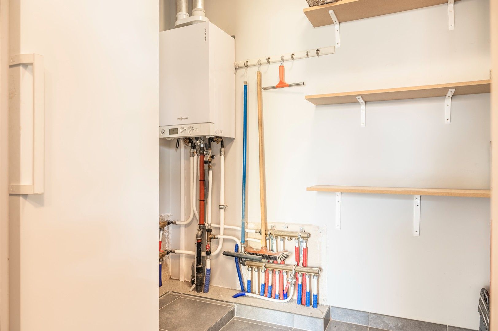Instapklaar gelijkvloers appartement met tuin + optioneel een garage box! foto 5