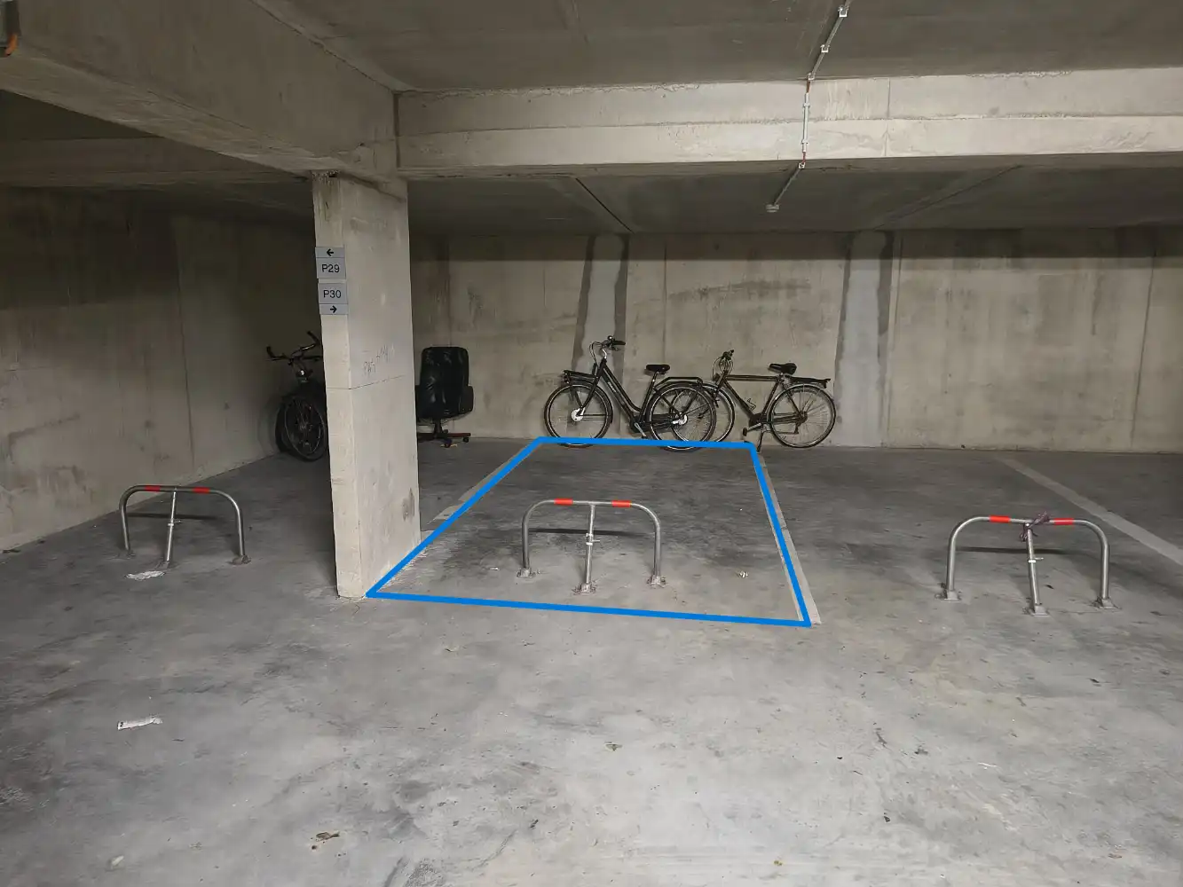 Staanplaats  in een garagecomplex niet ver van het Stationsplein. foto 3