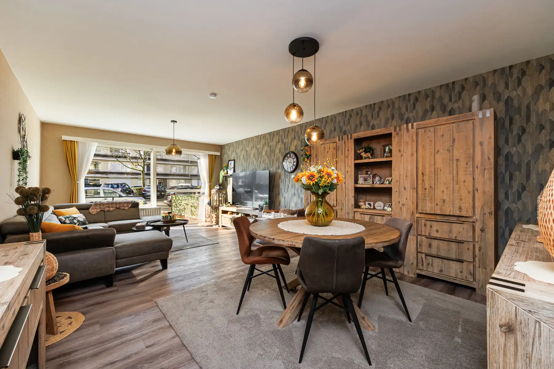 Gelijkvloers appartement met twee onderhoudsvriendelijke tuinen! foto 3