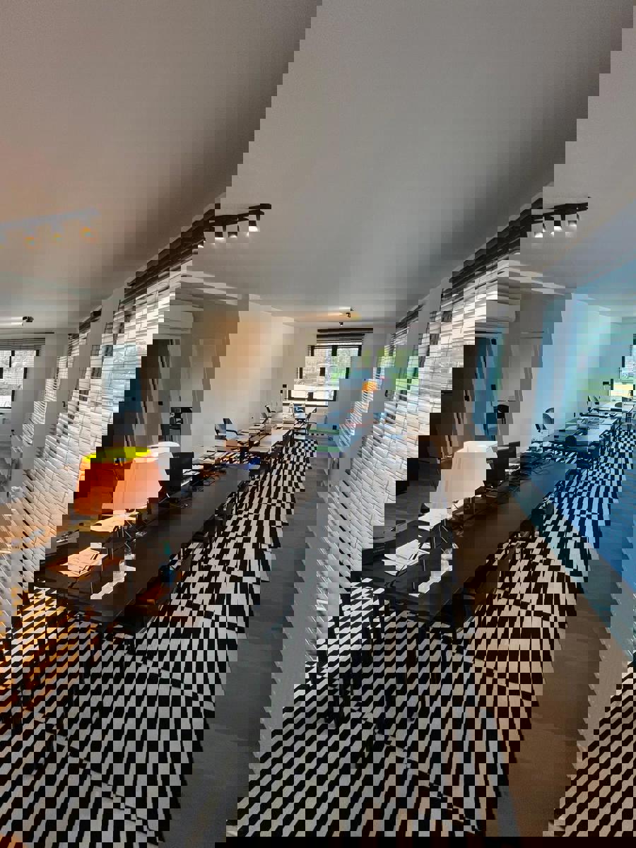 Kantoorruimte op centrale locatie foto 2