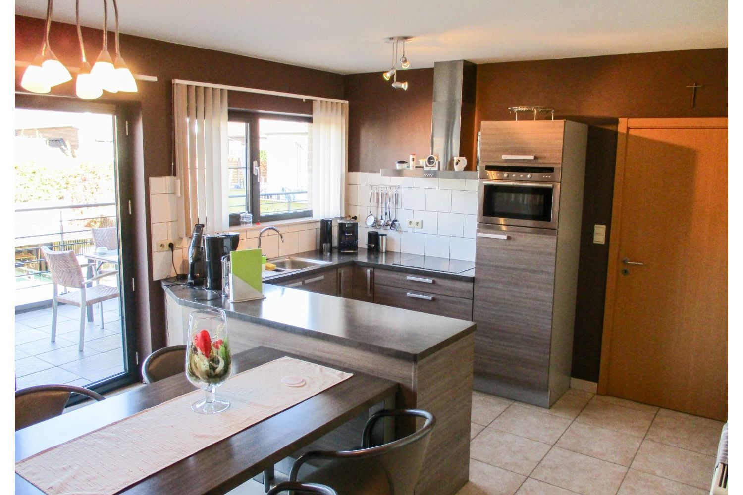 Prachtig appartement met twee autostaanplaatsen te huur in Smeermaas (Lanaken) foto 4