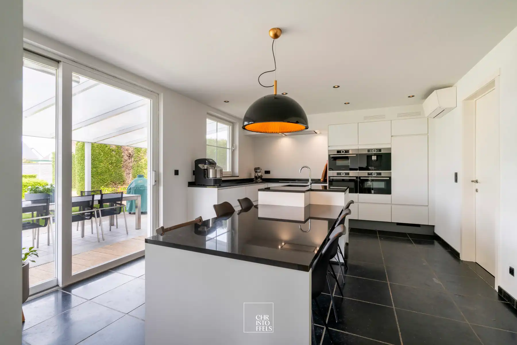 Elegante villa (384m²) op perceel van 1.349m² foto 4