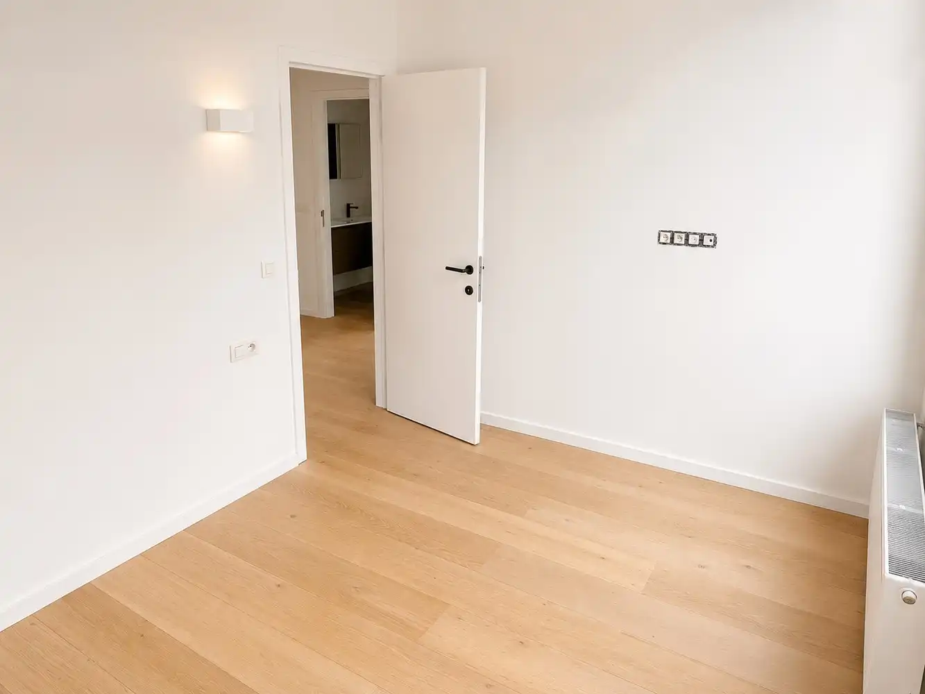 Ruim gerenoveerd appartment Te Huur op toplocatie in centrum Lier foto 5