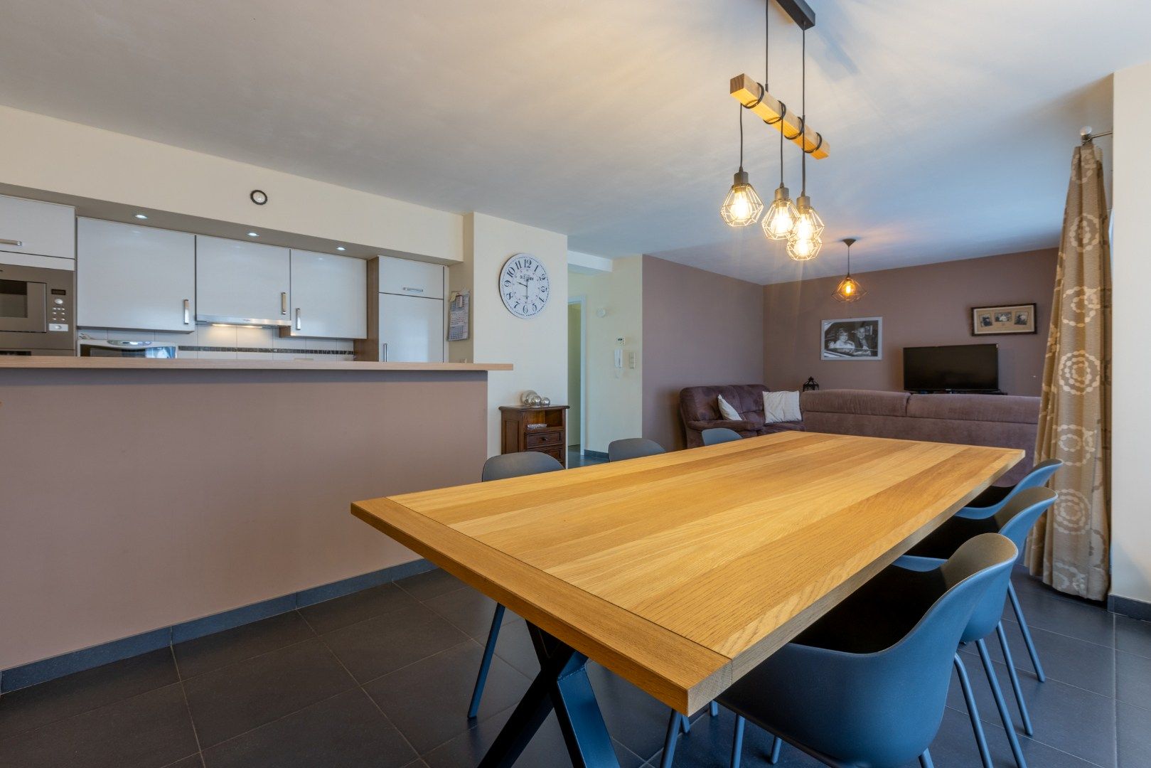 Gezellig, instaplaar app met 2 slk, terras en autostaanplaats foto 8