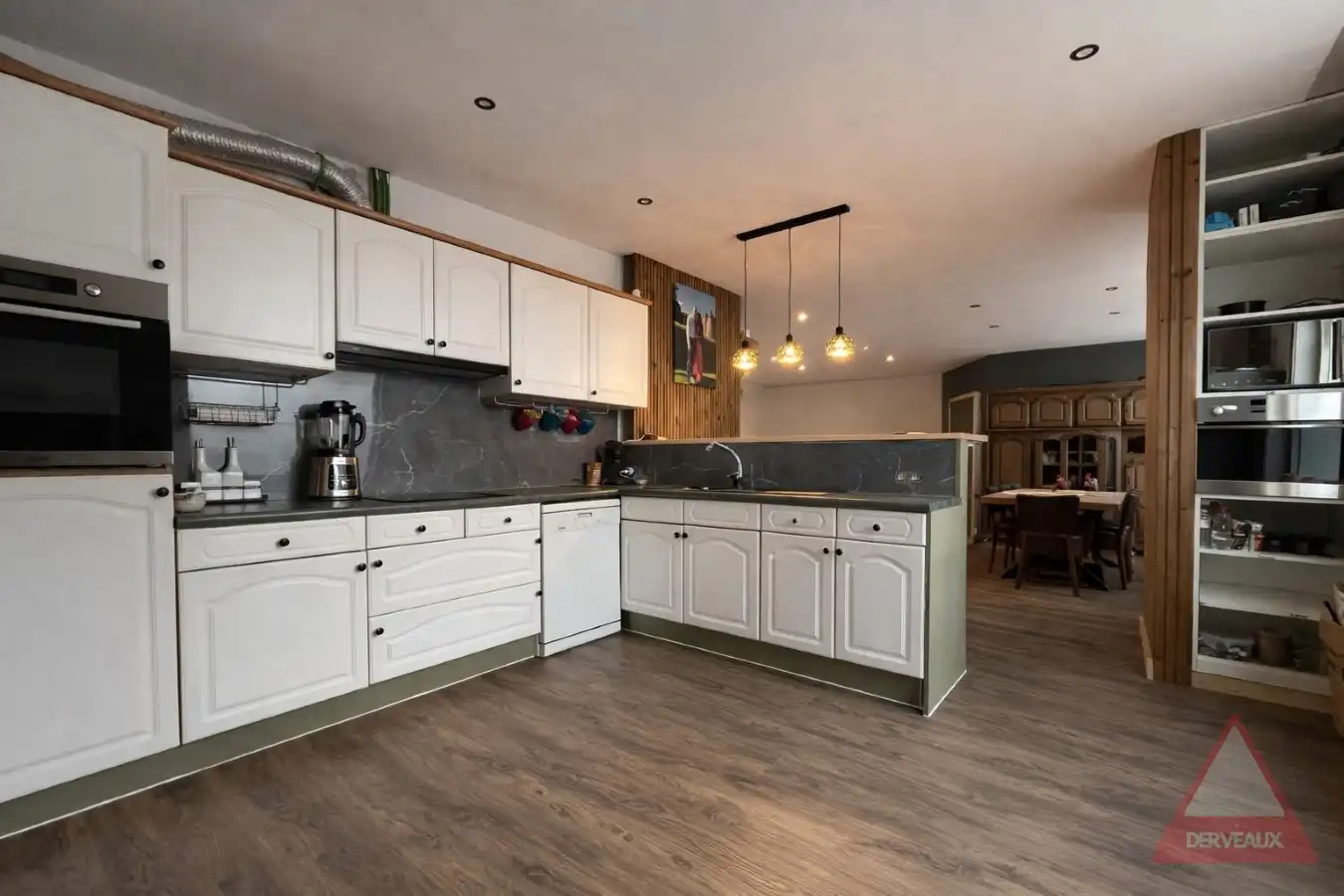 Beveren – Volledig gerenoveerde & instapklare woning met 4 slaapkamers & garage foto 6