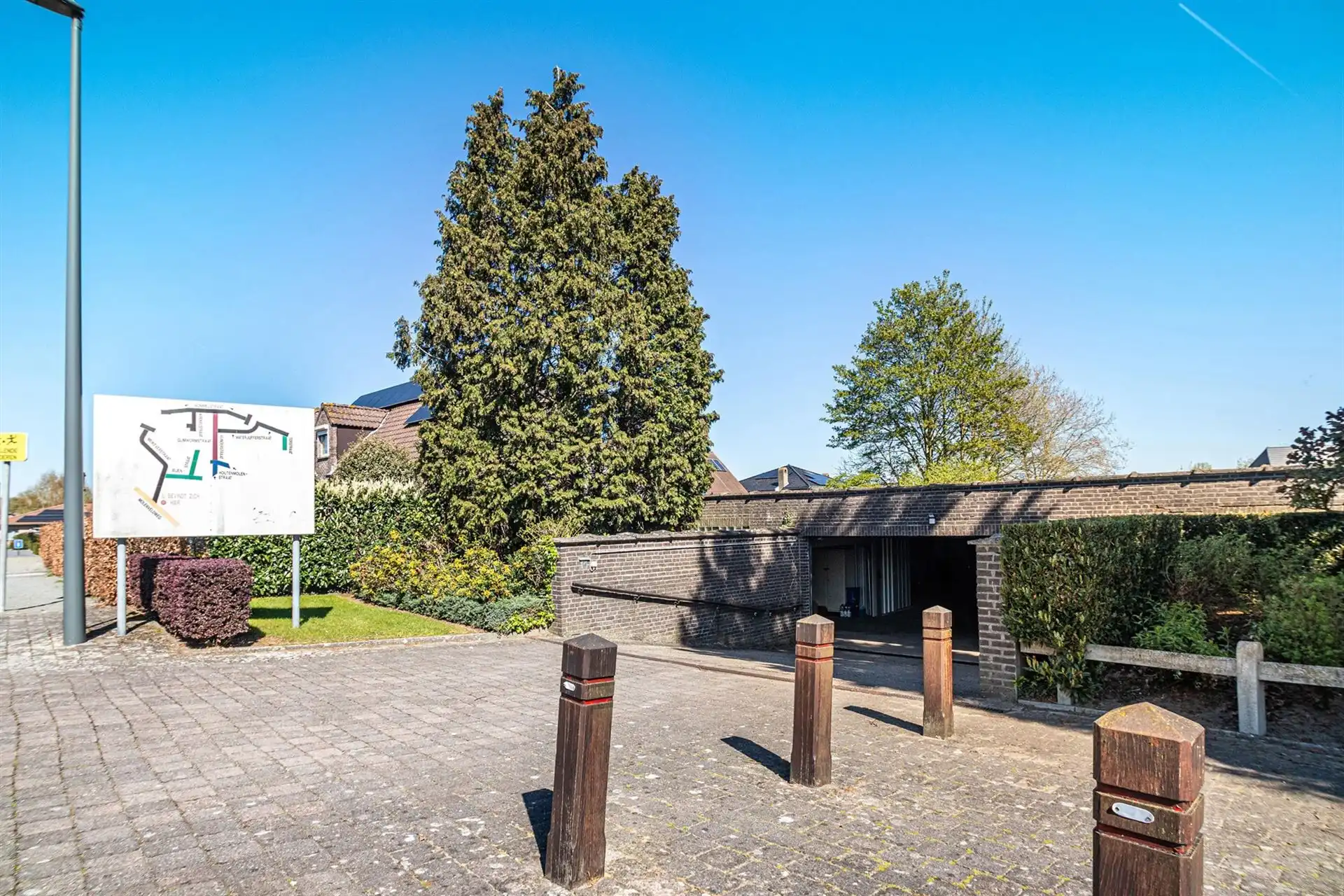 Ruim 3-slpk app met potentieel, berging + garage incl. foto 21