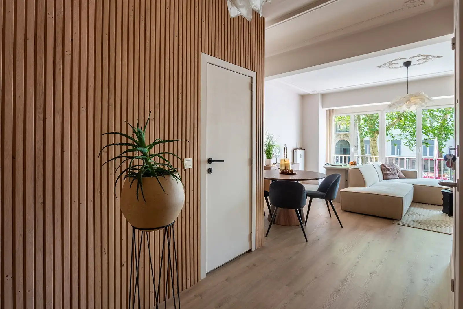 Gemeubeld designappartement op toplocatie foto 4