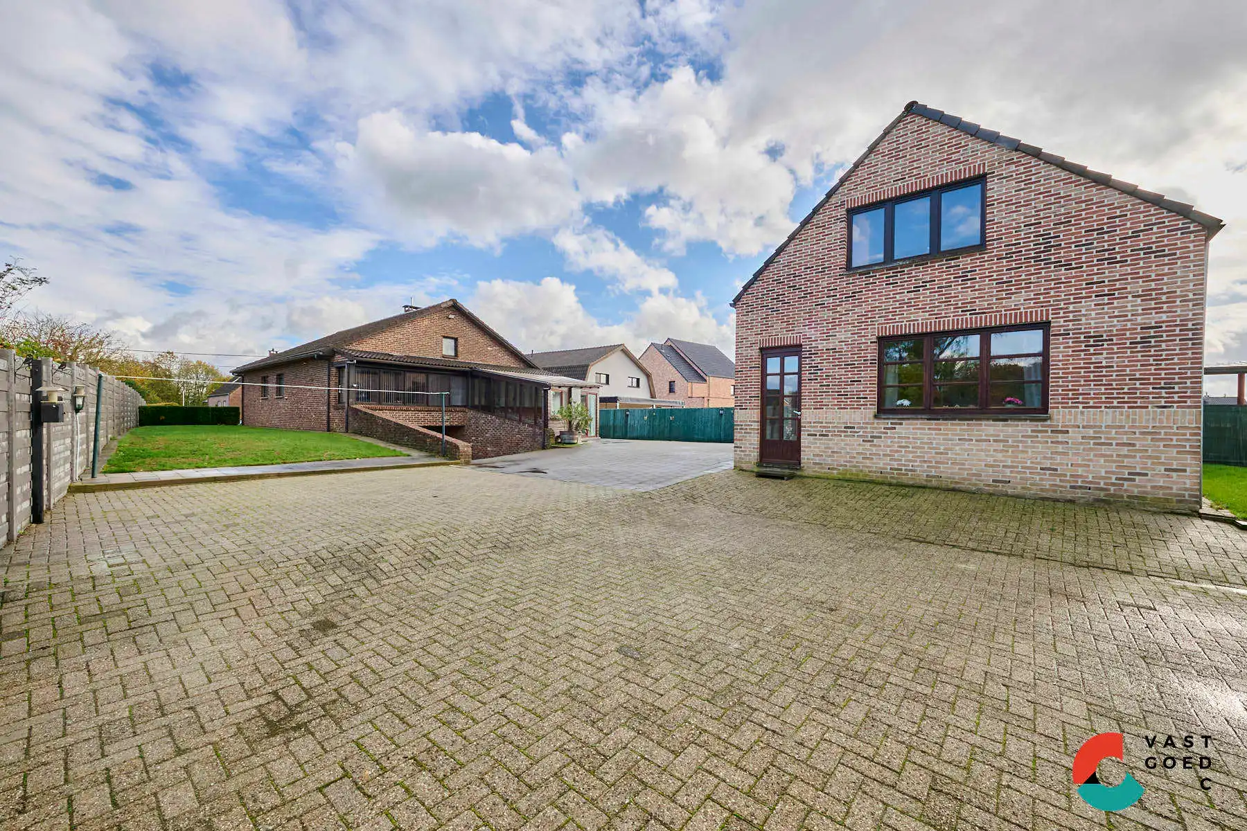 Ruime woning in een rustige gelegen wijk foto 27