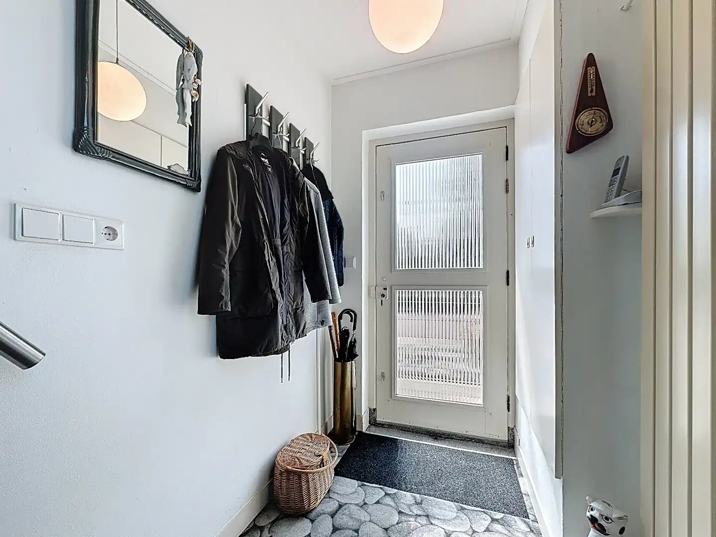 Charme met grote loods en dubbele garage  foto 4