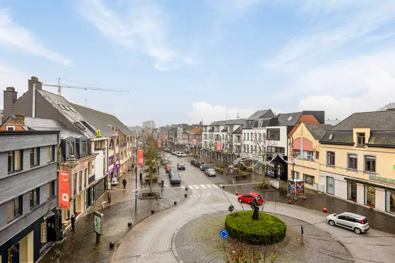 Pand met authentieke gevel op toplocatie – 422 m² renovatiepotentieel foto 5