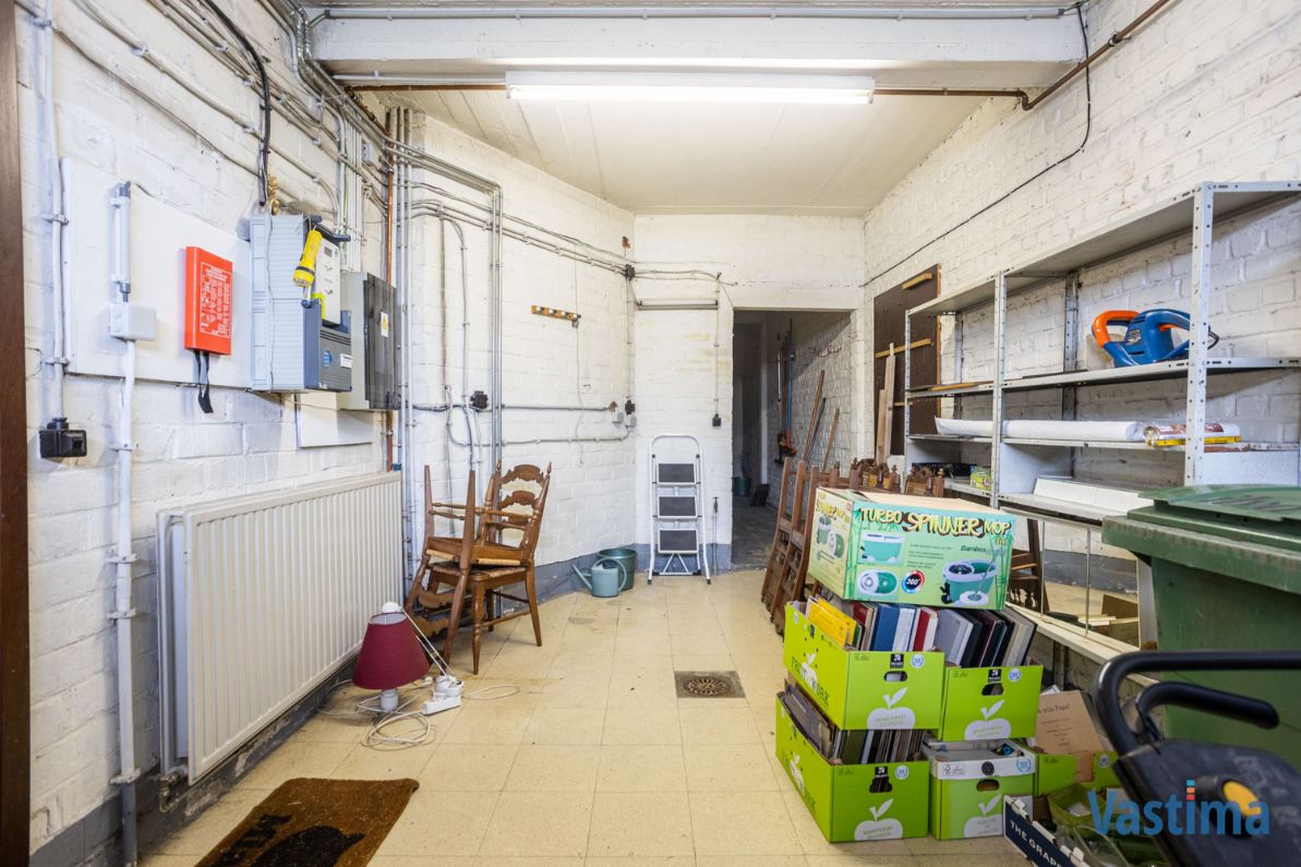 Statige burgerwoning met 5 slaapkamers, garage en tuin foto 15