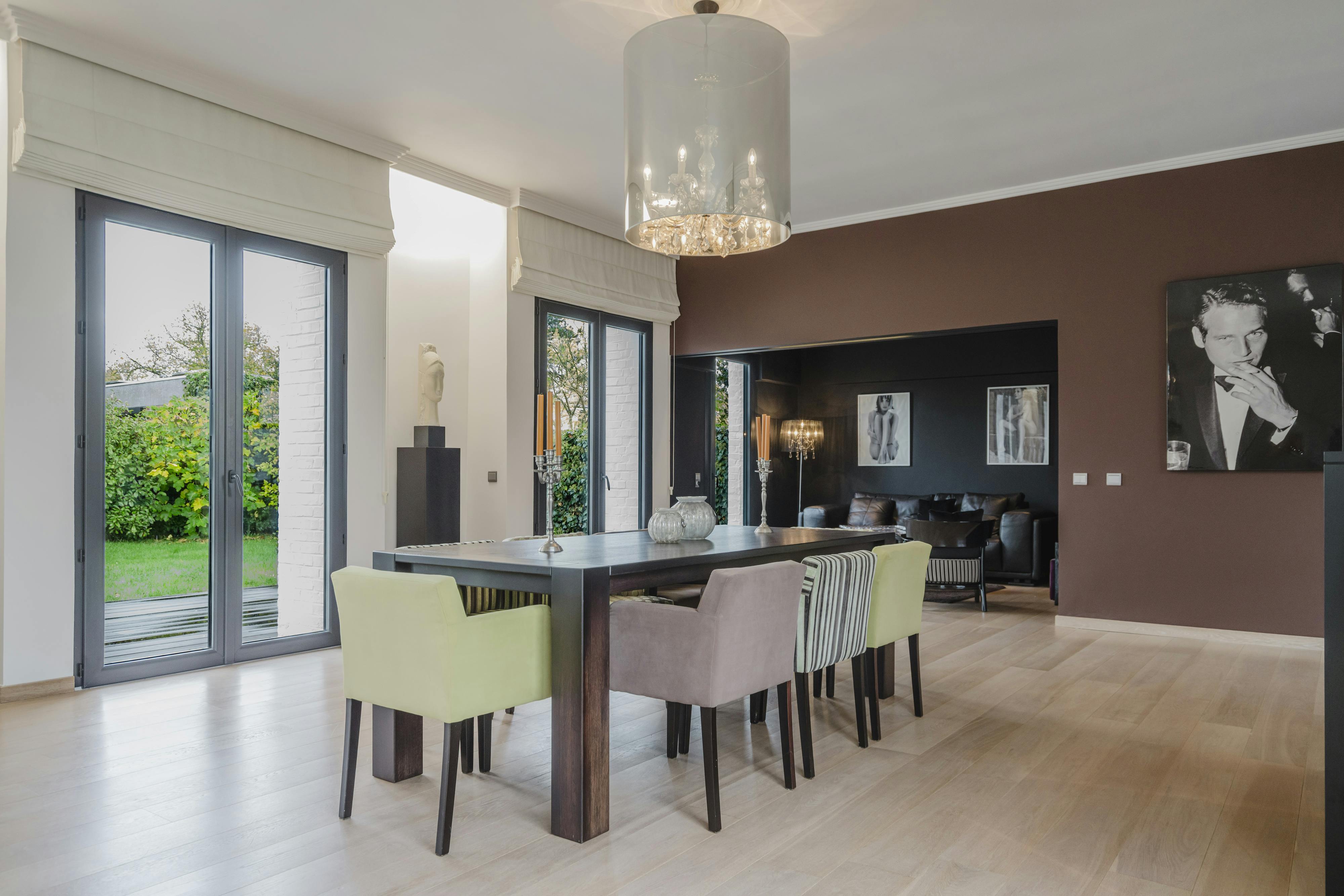 Architecturale patiowoning met tijdloze klasse foto 6