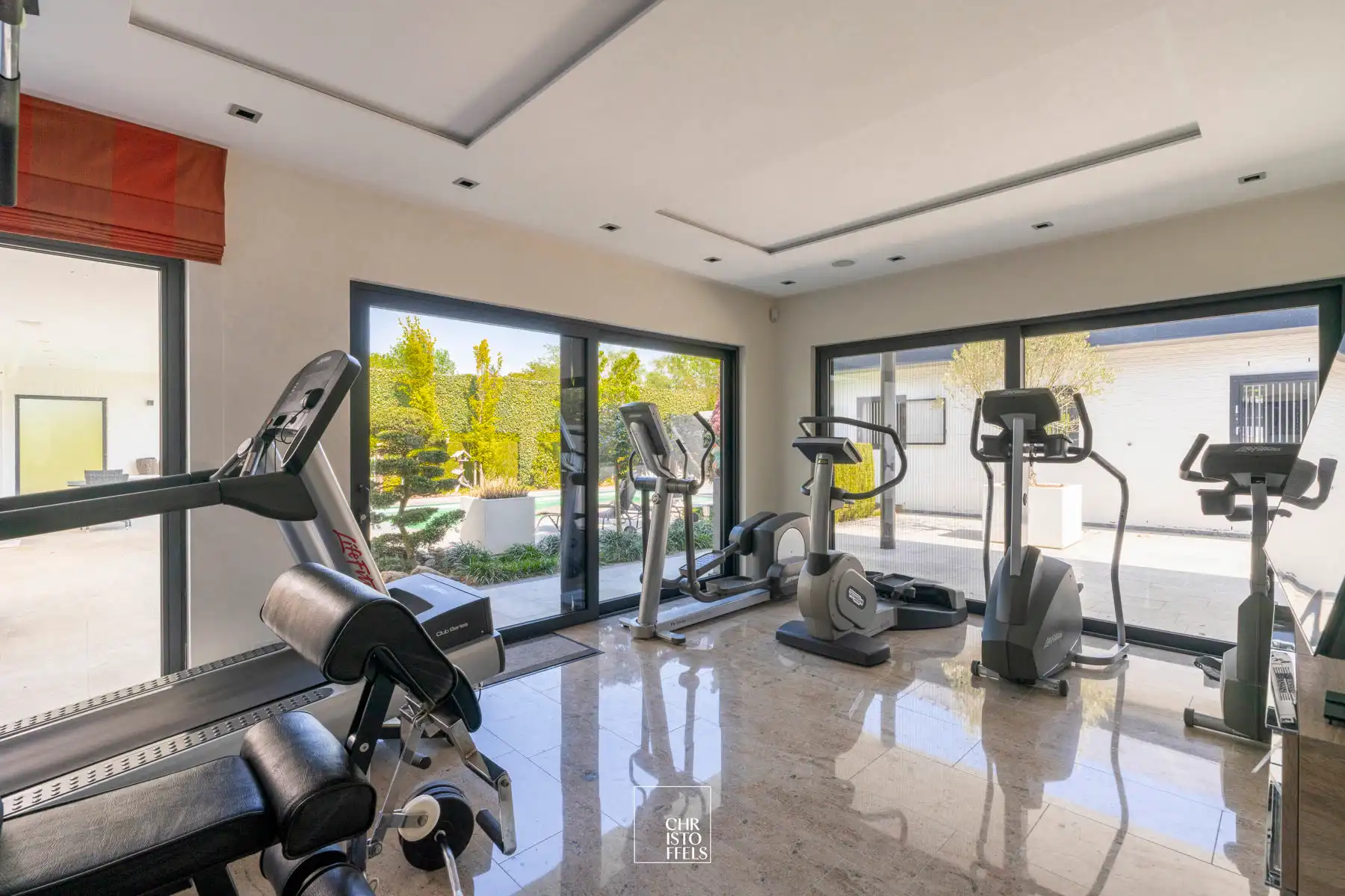 Exclusieve villa (511m²) met buitenzwembad, wellnessruimte en paardenaccommodatie in Lanaken foto 20