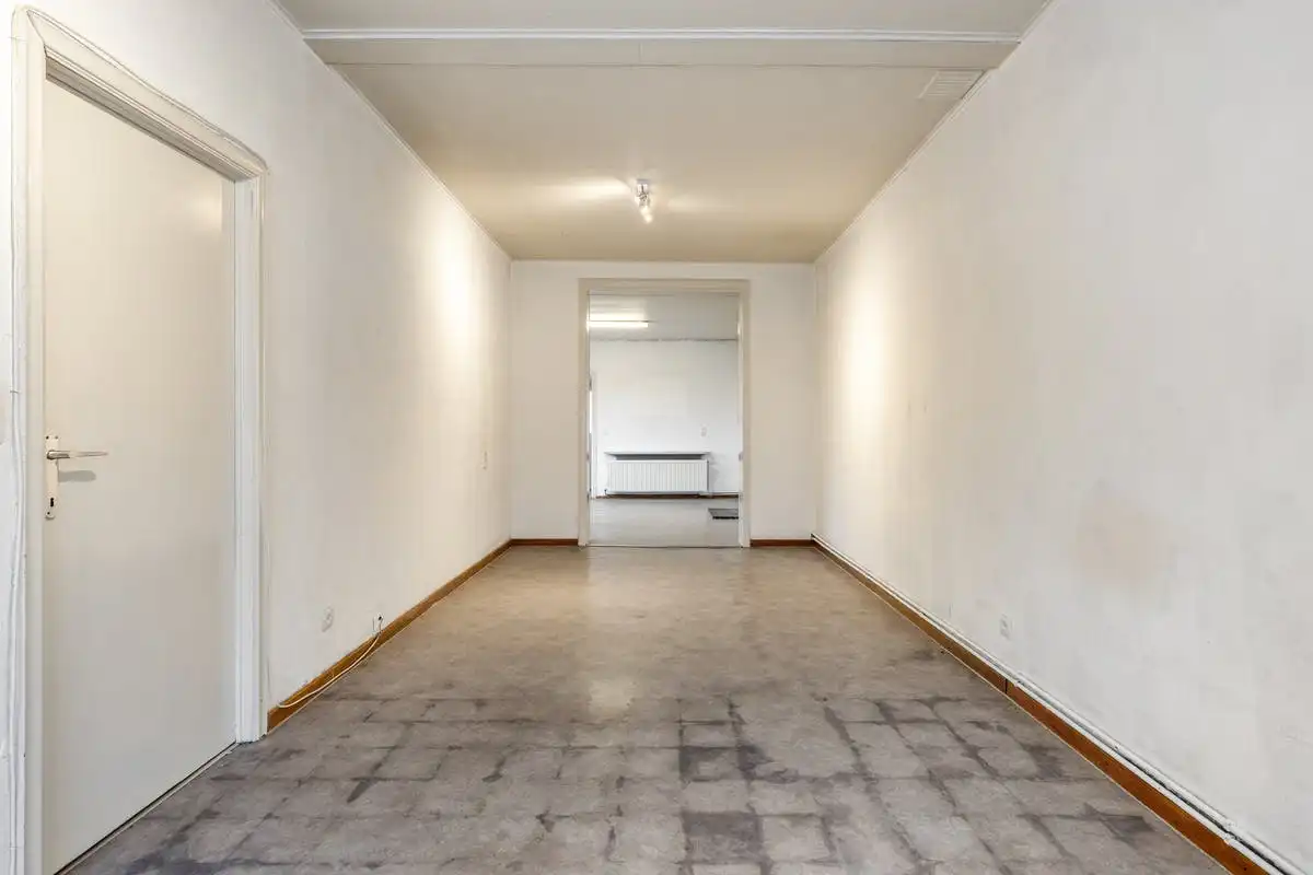 Halfopen huis met 2 kamers en garage te koop in Anzegem foto 4