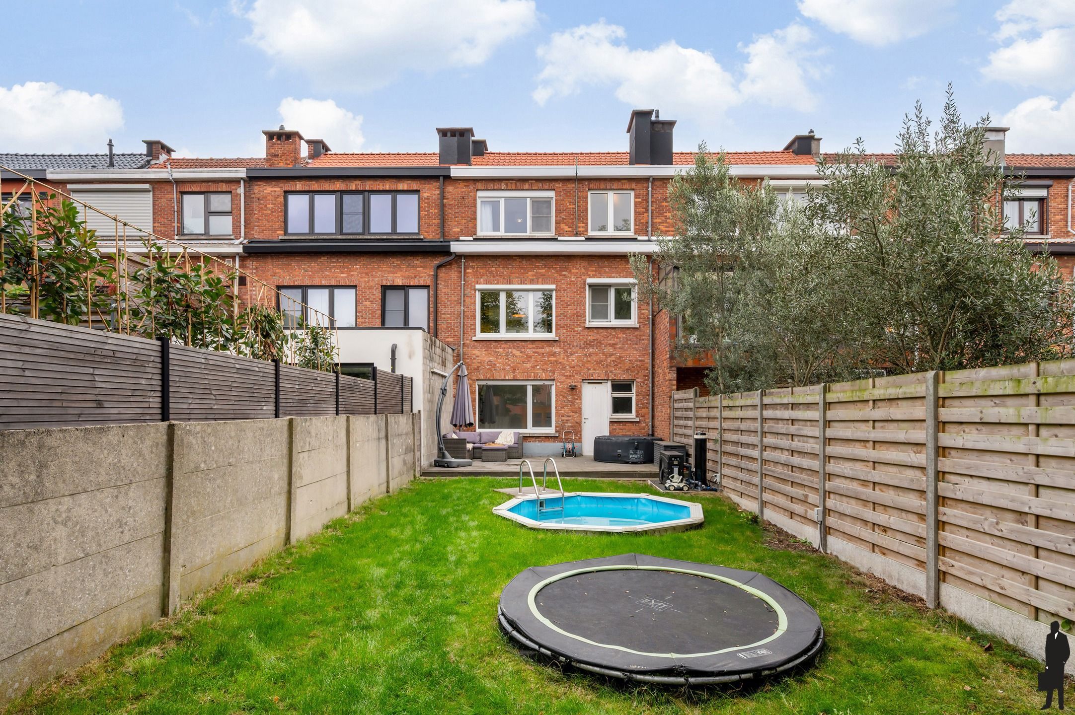 Schitterende woning met ruime tuin foto 18