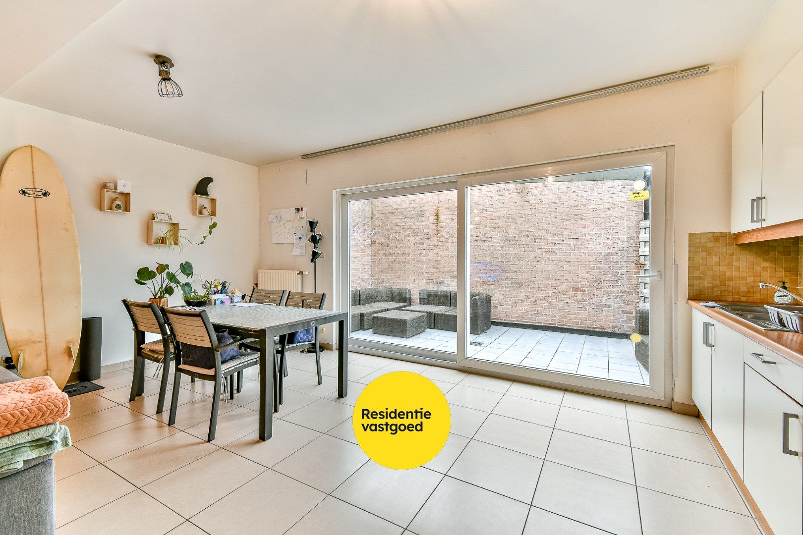 Opbrengsteigendom met 3 appartementen en 3 garages foto 3