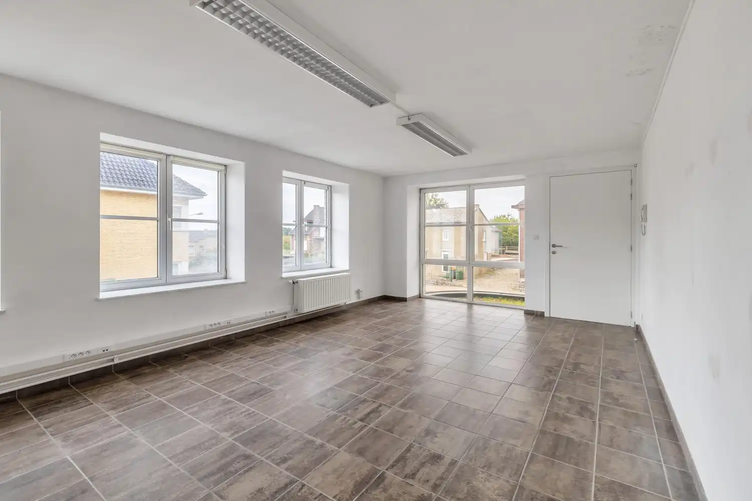 Unieke vastgoedopportuniteit! Ruim bedrijfscomplex met 2 appartementen en exclusief penthouse op 46a 55ca! foto 101