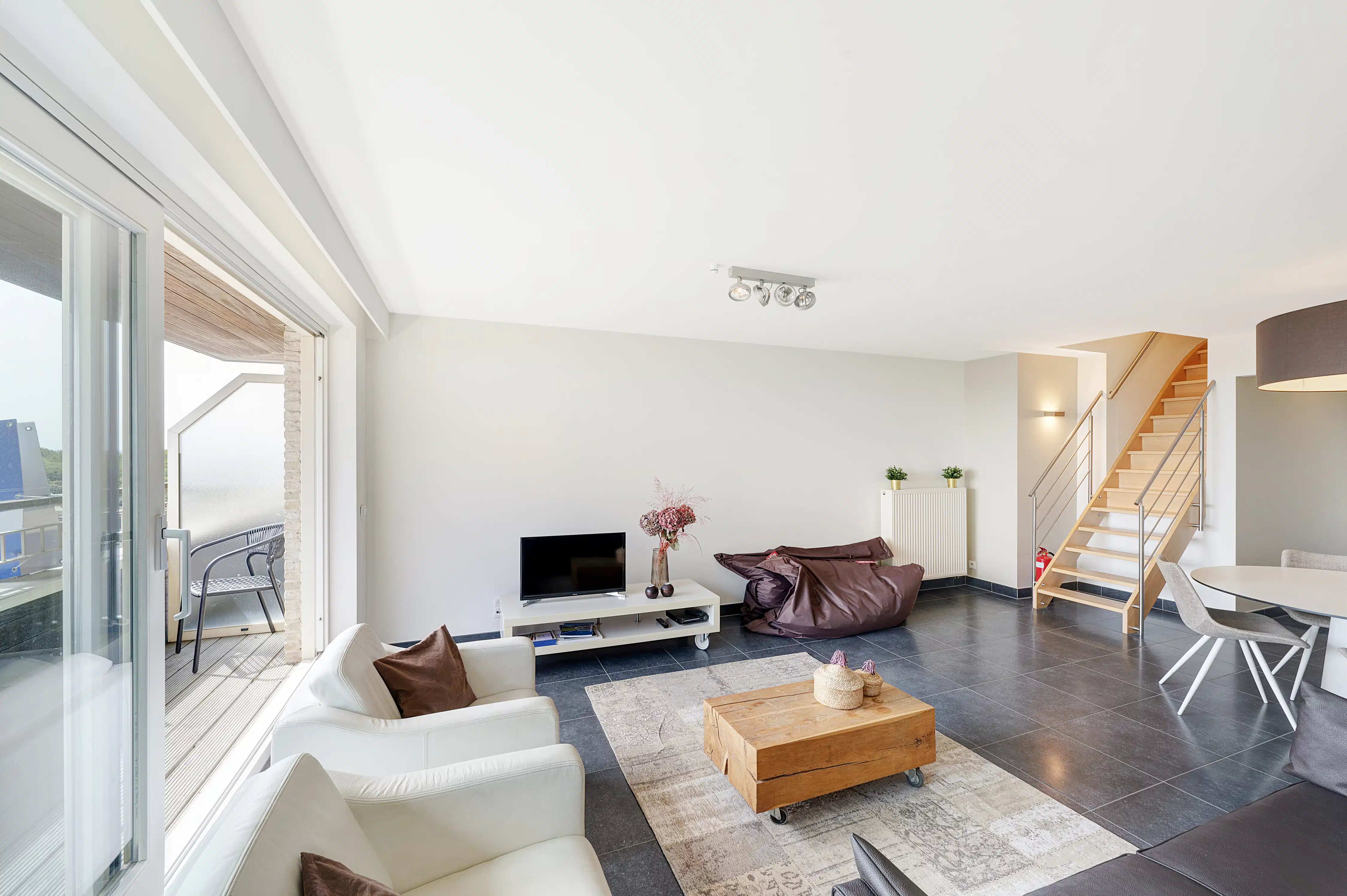 Ruim Duplex appartement op enkele passen van de Zeedijk te Duinbergen foto 14