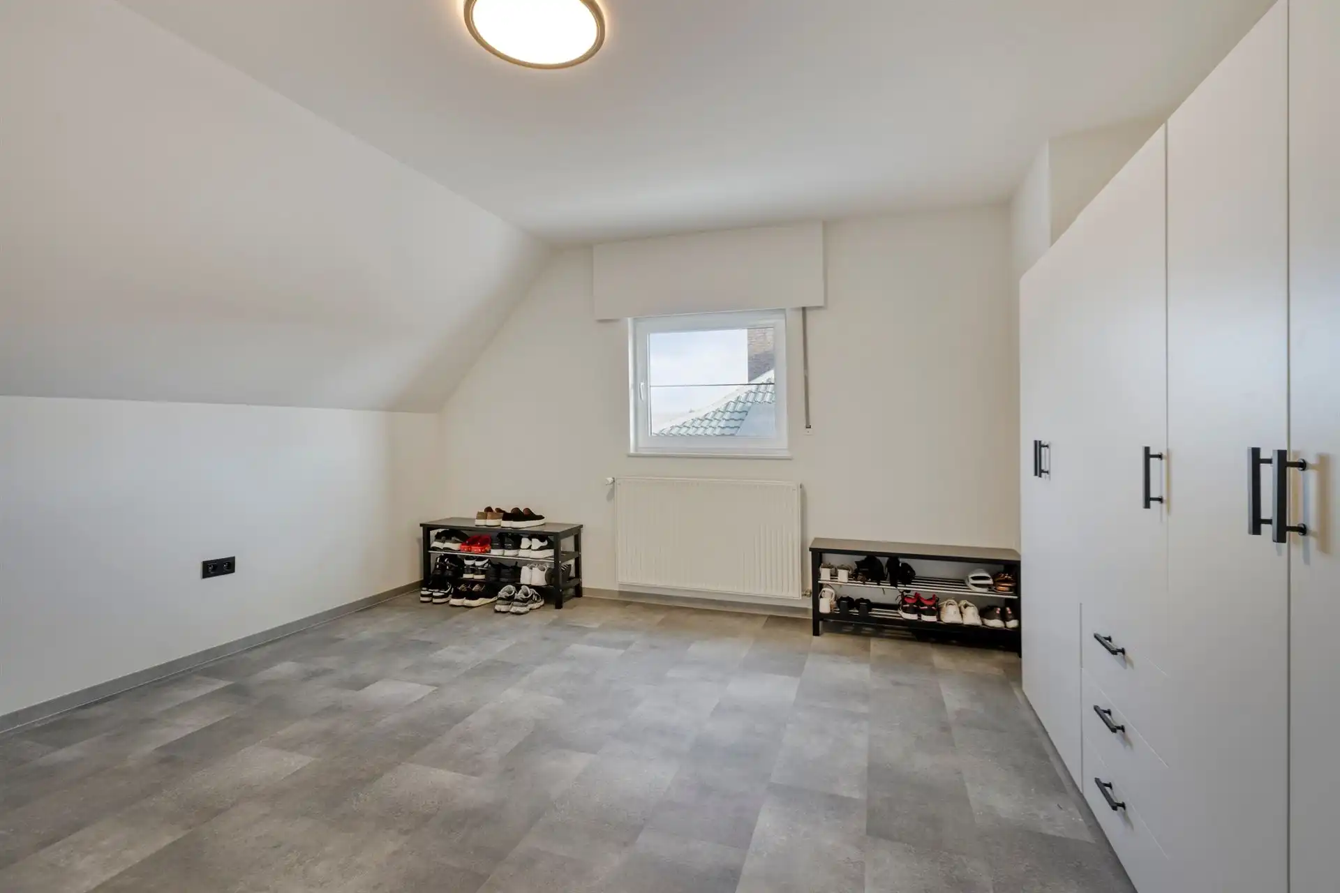 Gerenoveerde en energiezuinige woning met hoogwaardige afwerking in een rustige woonwijk te Wiemesmeer foto 22