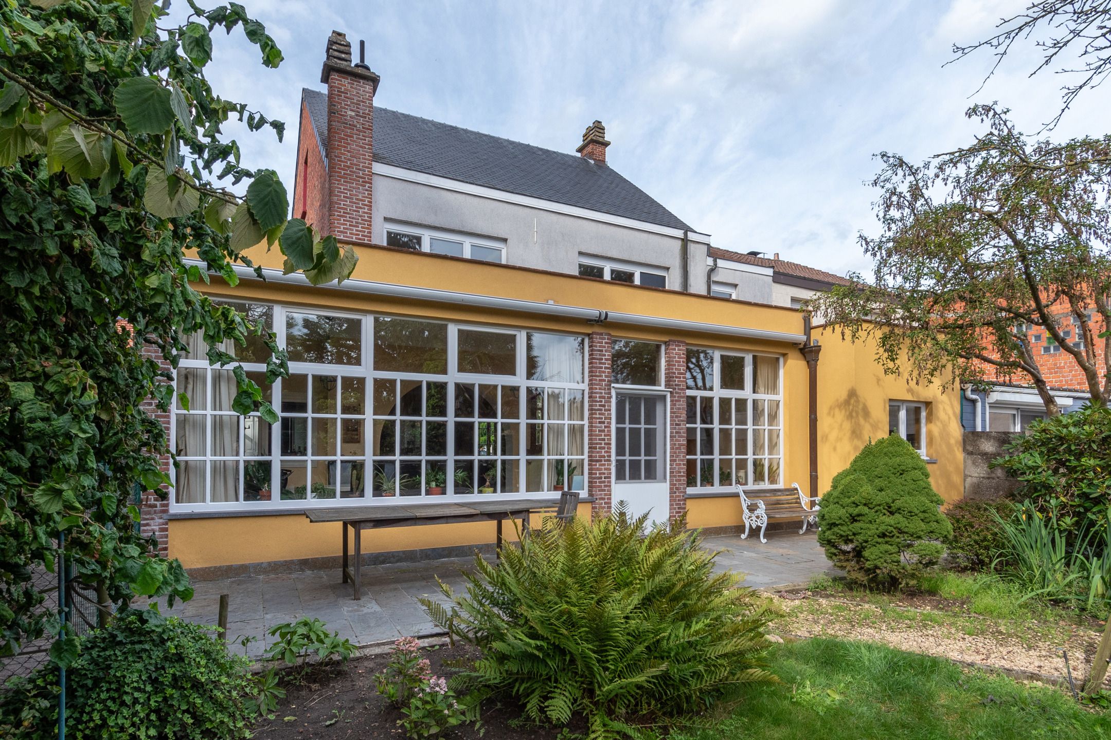 Karaktervolle burgerwoning met prachtige tuin foto 15