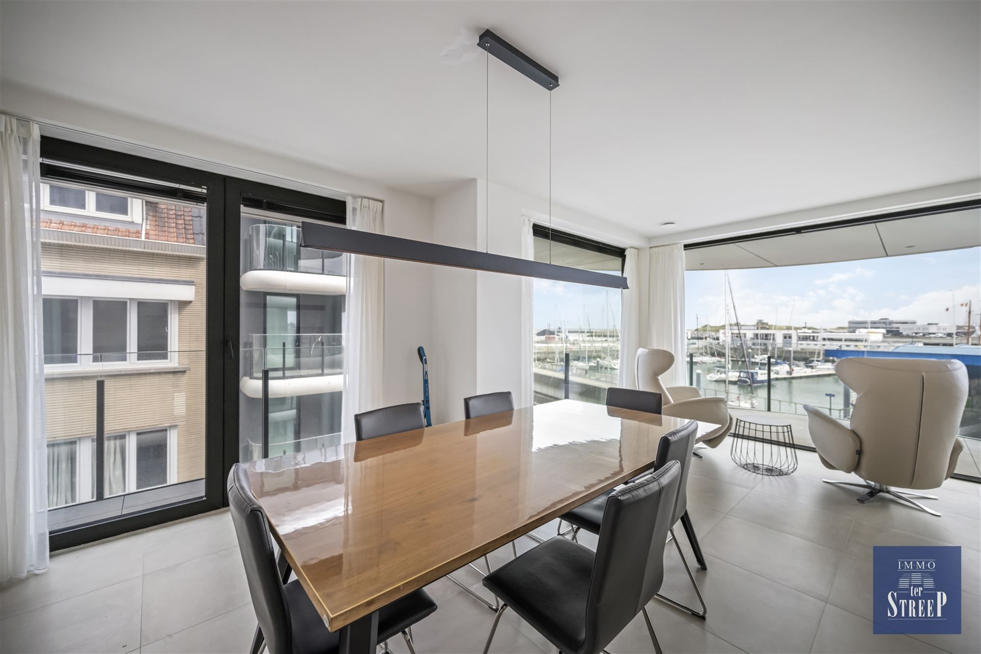 Luxueus hoekappartement met 3 slaapkamers foto 5