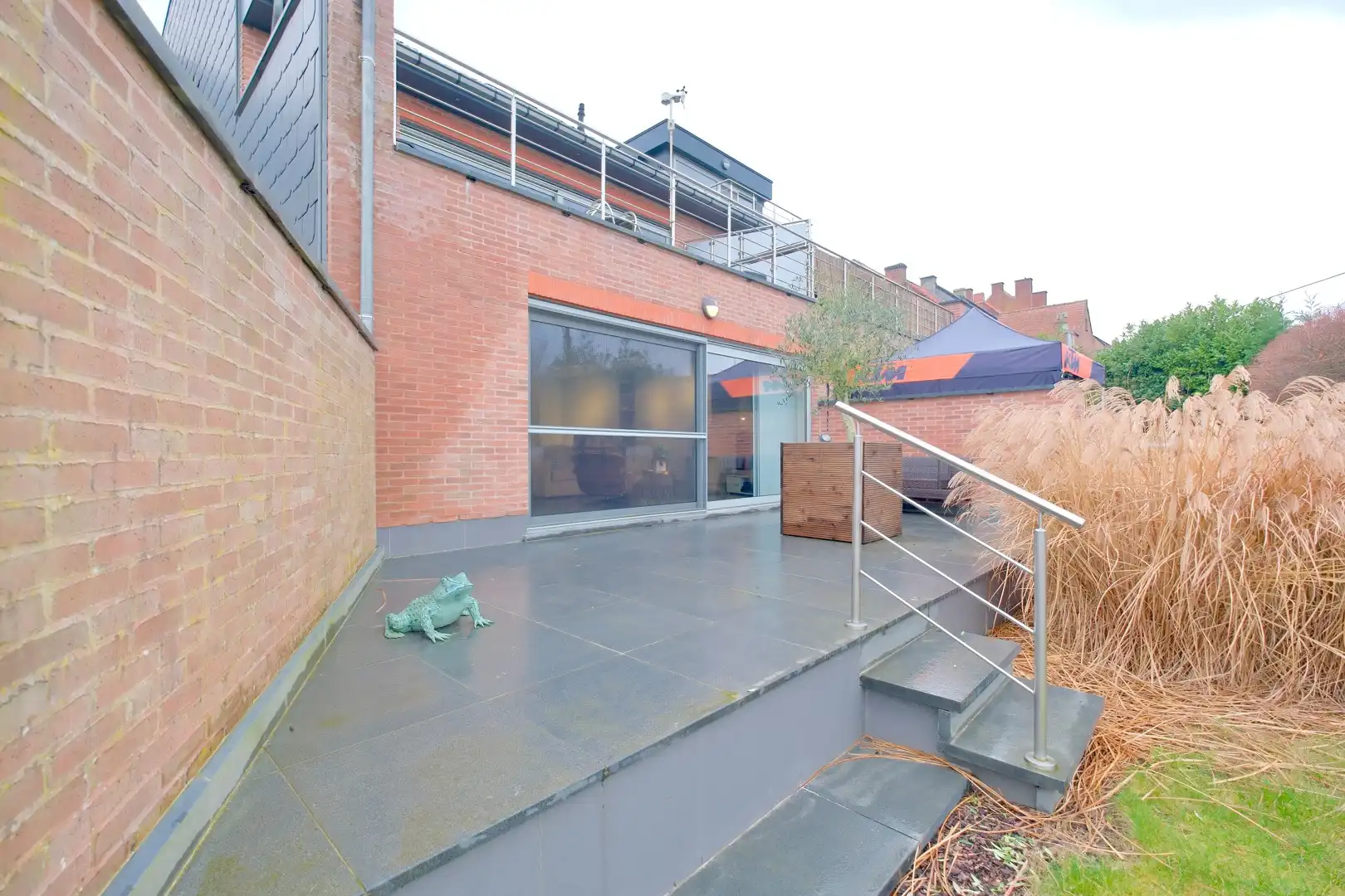 Gelijkvloers app met 2 slaapkamers, ruim terras en garage! foto 8