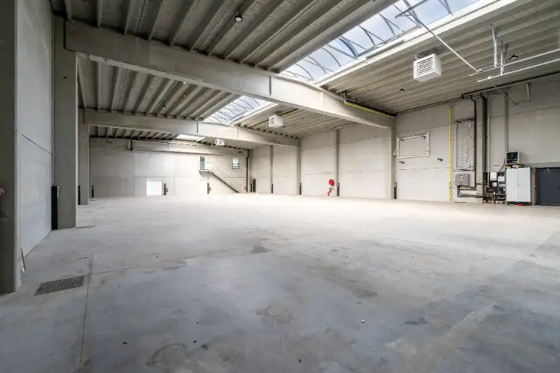 Moderne bedrijfsruimte met kantoren, showroom en loods in Bellegem (bedrijventerrein Emdeka) foto 16
