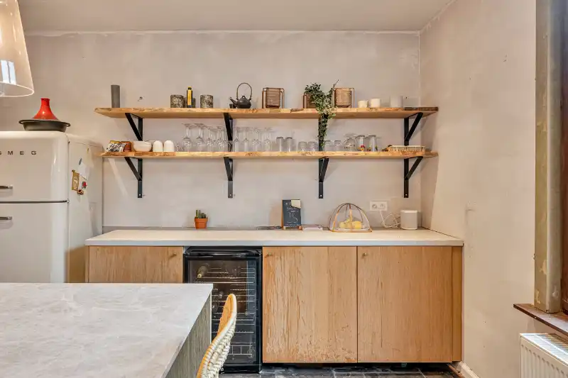 Karaktervolle interbellumwoning met loods nabij de Markt van Gavere foto 8