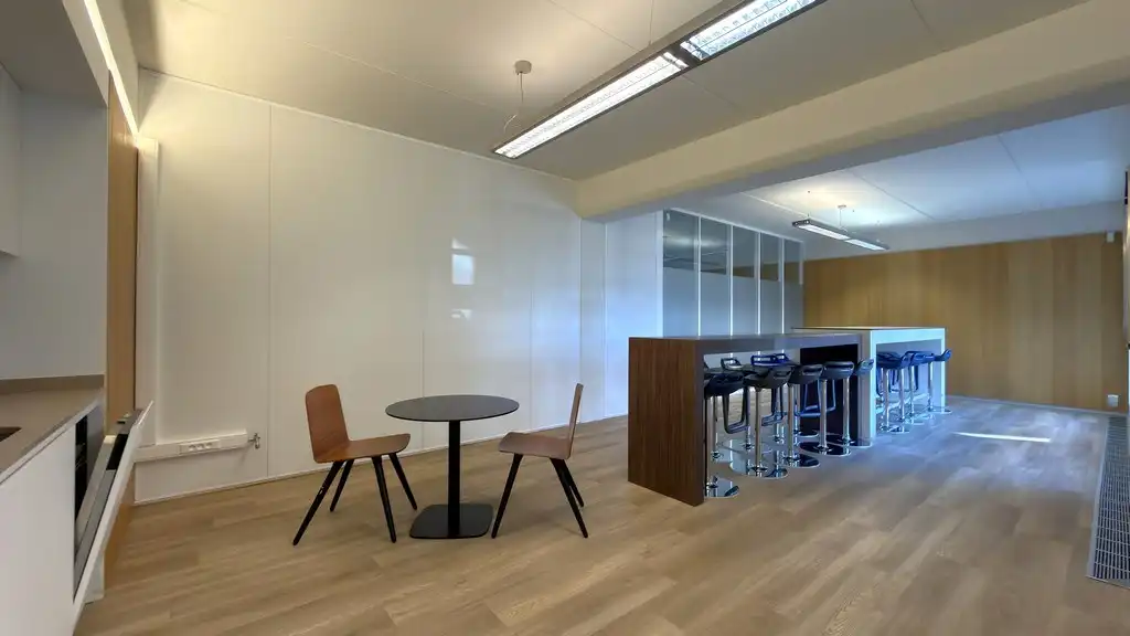 Volledig uitgerust kantoor te huur langs E313 te Wommelgem foto 13