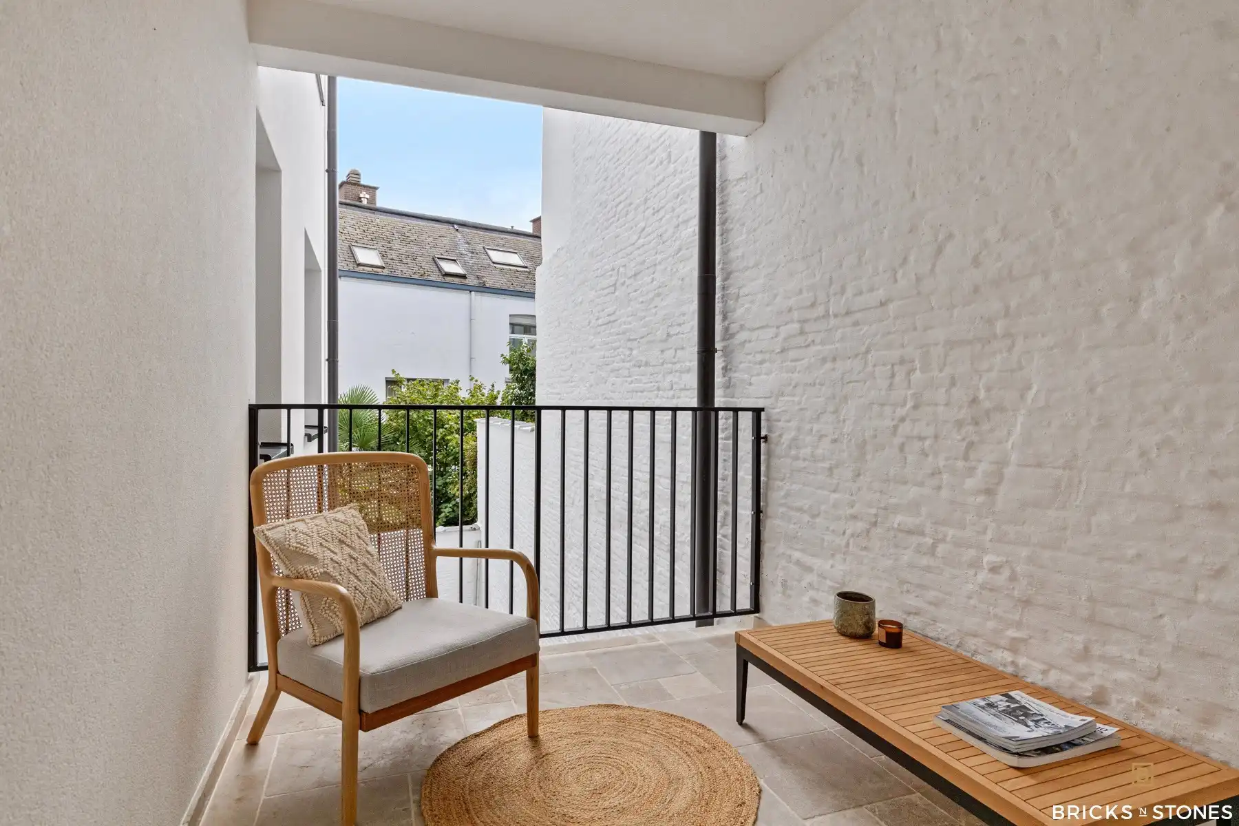 Trendy 2 slaapkamer appartement met terras foto 13