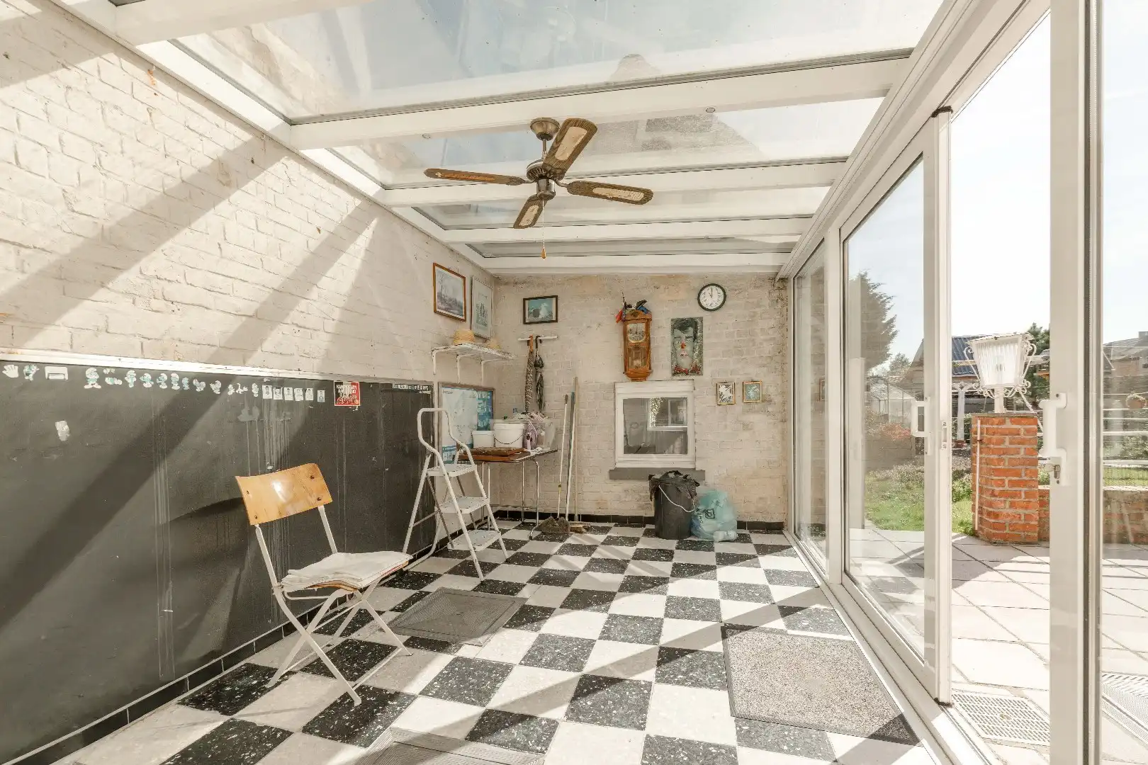 RUSTIG GELEGEN WONING MET DUBBELE GARAGE EN UITWEG!! foto 21