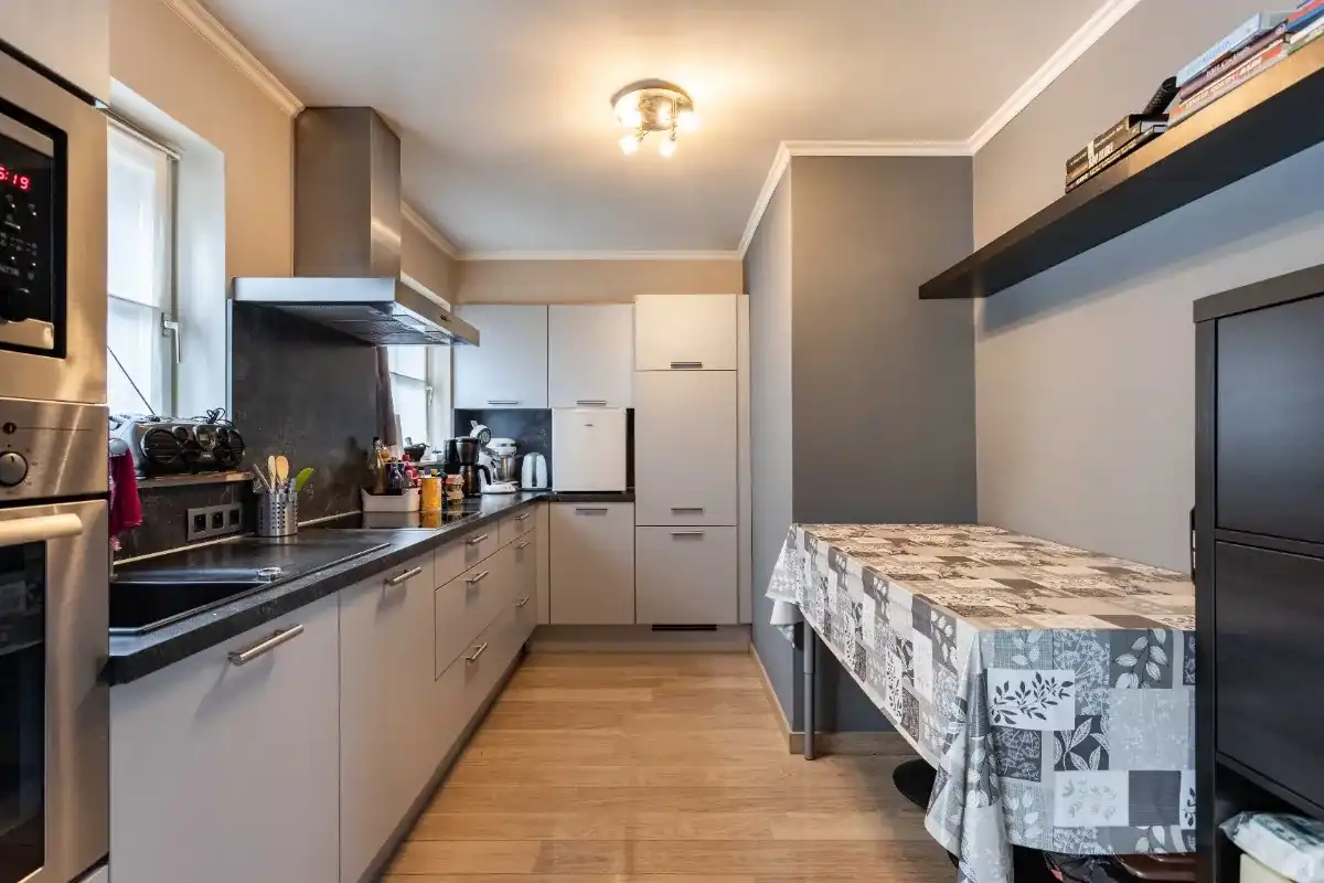 Ruim appartement met inbegrepen garage en ruime kelderberging foto 7
