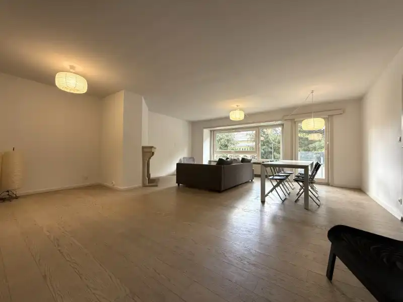 Ruim 3-slaapkamerappartement met groot terras en groen zicht op het Citadelpark foto 4