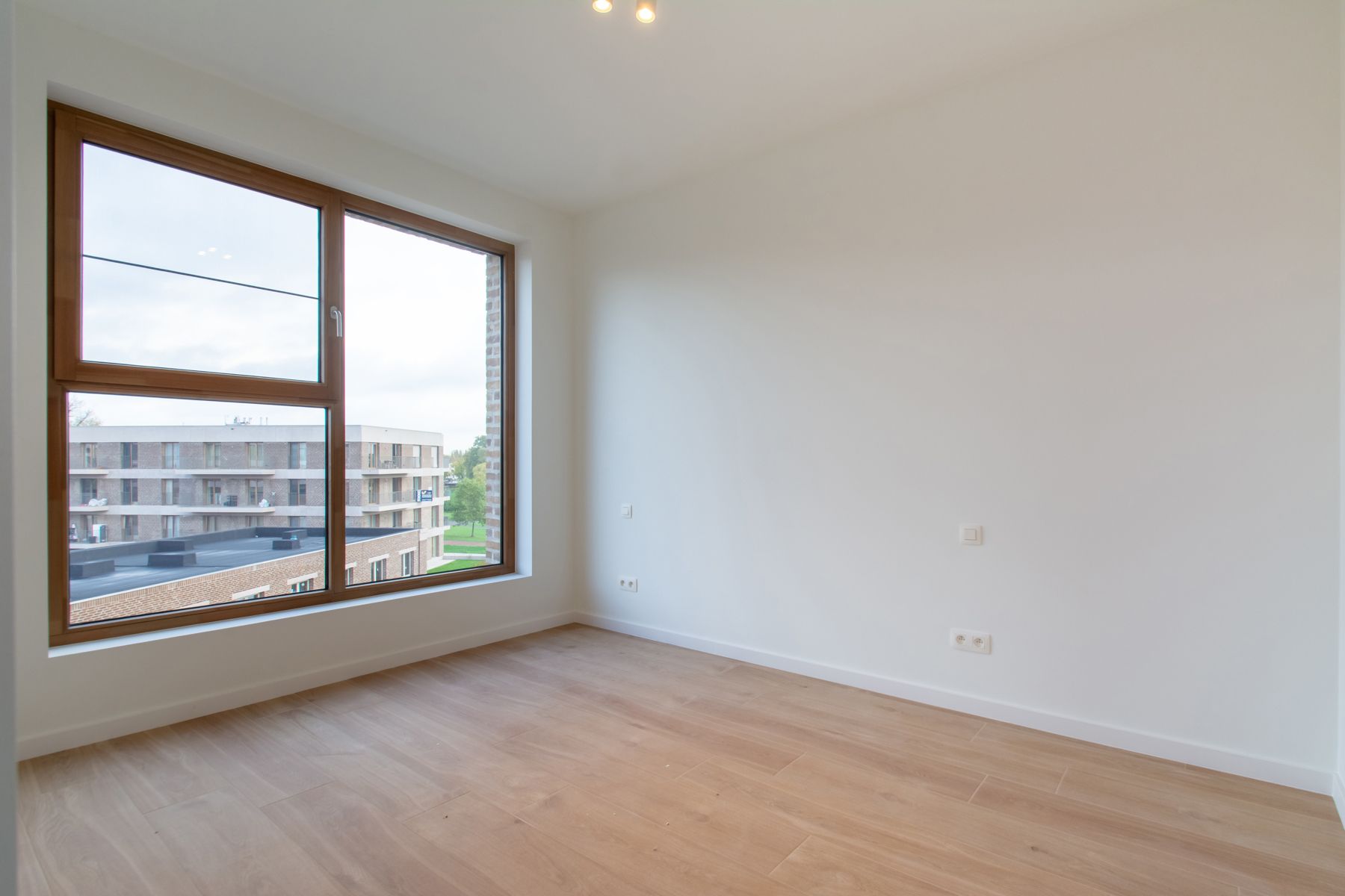 Rustig en comfortabel 2slpk appt. met zicht op park  foto 12